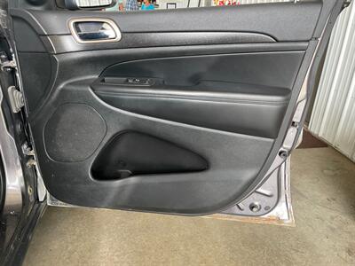 2015 Jeep Grand Cherokee Laredo   - Photo 20 - Saint Louis, MI 48880-9800