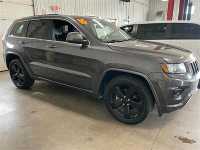 2015 Jeep Grand Cherokee Laredo   - Photo 5 - Saint Louis, MI 48880-9800