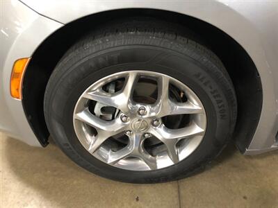 2017 Chrysler Pacifica Limited - Photo 23 - Saint Louis, MI 48880-9800