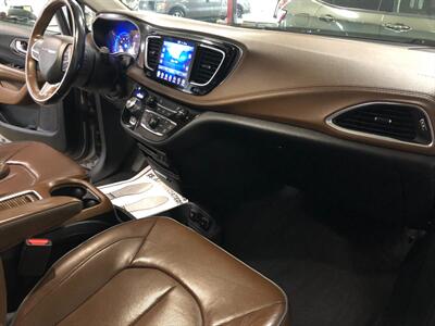 2017 Chrysler Pacifica Limited - Photo 20 - Saint Louis, MI 48880-9800