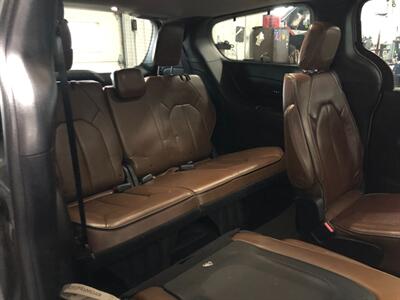 2017 Chrysler Pacifica Limited - Photo 19 - Saint Louis, MI 48880-9800