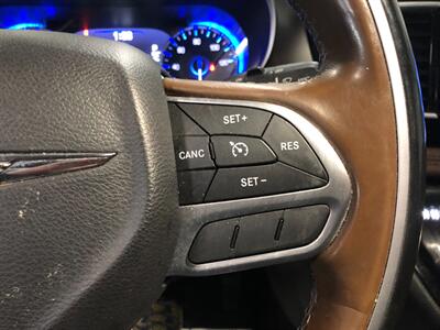 2017 Chrysler Pacifica Limited - Photo 11 - Saint Louis, MI 48880-9800