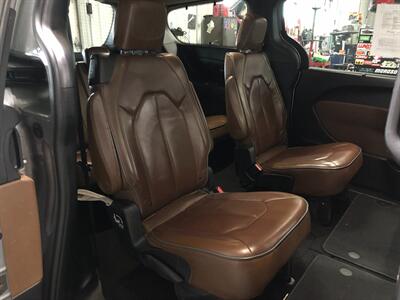 2017 Chrysler Pacifica Limited - Photo 18 - Saint Louis, MI 48880-9800