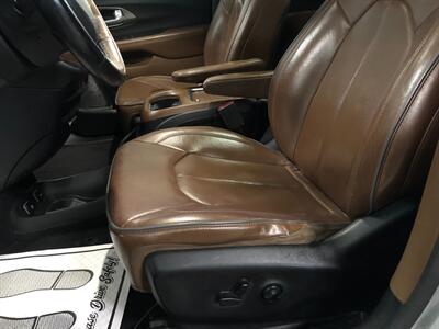 2017 Chrysler Pacifica Limited - Photo 14 - Saint Louis, MI 48880-9800