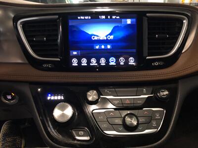 2017 Chrysler Pacifica Limited - Photo 9 - Saint Louis, MI 48880-9800