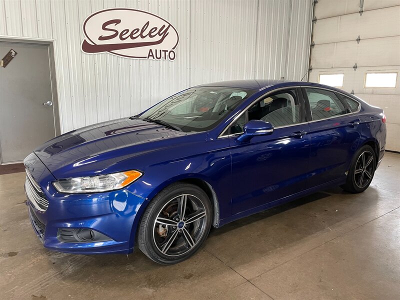2014 Ford Fusion SE   - Photo 1 - Saint Louis, MI 48880-9800