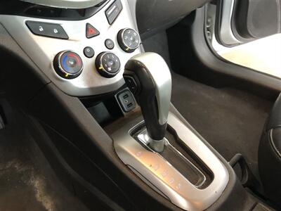 2019 Chevrolet Sonic Premier Auto   - Photo 12 - Saint Louis, MI 48880-9800