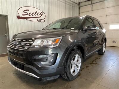 2016 Ford Explorer XLT - Photo 2 - Saint Louis, MI 48880-9800
