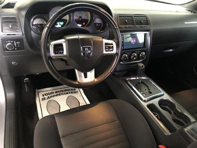 2014 Dodge Challenger SXT Plus   - Photo 10 - Saint Louis, MI 48880-9800