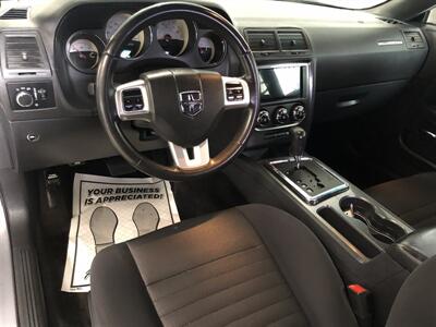 2014 Dodge Challenger SXT Plus   - Photo 9 - Saint Louis, MI 48880-9800