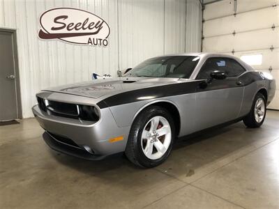 2014 Dodge Challenger SXT Plus   - Photo 2 - Saint Louis, MI 48880-9800