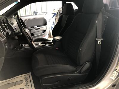 2014 Dodge Challenger SXT Plus   - Photo 16 - Saint Louis, MI 48880-9800