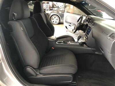2014 Dodge Challenger SXT Plus   - Photo 18 - Saint Louis, MI 48880-9800