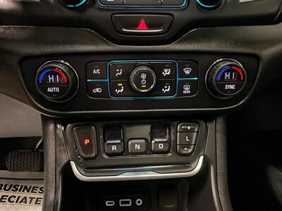 2019 GMC Terrain SLT   - Photo 14 - Saint Louis, MI 48880-9800