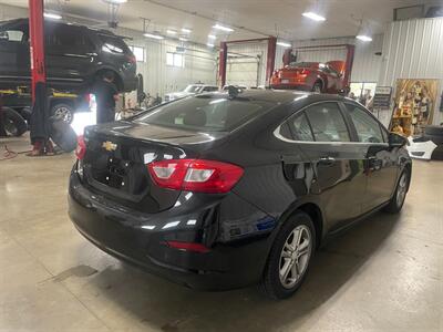 2017 Chevrolet Cruze LT Auto   - Photo 6 - Saint Louis, MI 48880-9800
