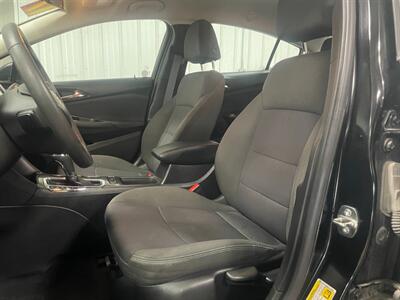 2017 Chevrolet Cruze LT Auto   - Photo 15 - Saint Louis, MI 48880-9800