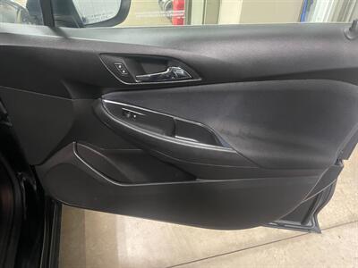 2017 Chevrolet Cruze LT Auto   - Photo 20 - Saint Louis, MI 48880-9800