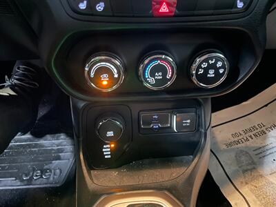 2015 Jeep Renegade Latitude - Photo 10 - Saint Louis, MI 48880-9800