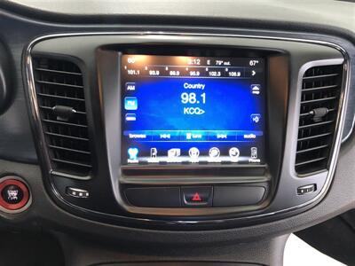 2016 Chrysler 200 S   - Photo 13 - Saint Louis, MI 48880-9800