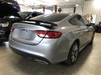 2016 Chrysler 200 S   - Photo 6 - Saint Louis, MI 48880-9800