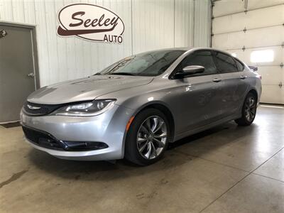 2016 Chrysler 200 S   - Photo 1 - Saint Louis, MI 48880-9800