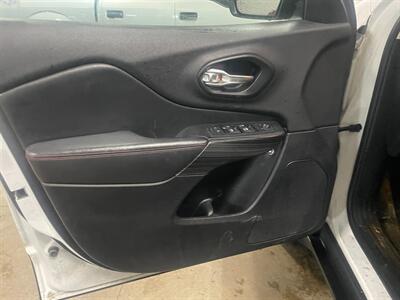 2014 Jeep Cherokee Trailhawk   - Photo 23 - Saint Louis, MI 48880-9800