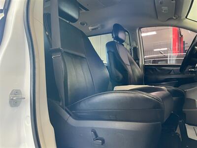 2015 Chrysler Town and Country Touring-L   - Photo 17 - Saint Louis, MI 48880-9800