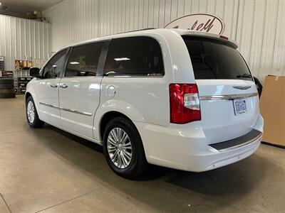 2015 Chrysler Town and Country Touring-L   - Photo 3 - Saint Louis, MI 48880-9800