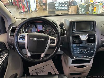 2015 Chrysler Town and Country Touring-L   - Photo 7 - Saint Louis, MI 48880-9800
