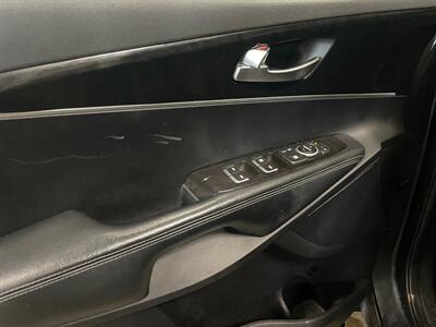 2017 Kia Sorento L   - Photo 23 - Saint Louis, MI 48880-9800