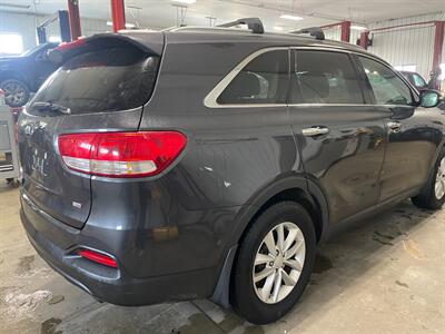 2017 Kia Sorento L   - Photo 6 - Saint Louis, MI 48880-9800