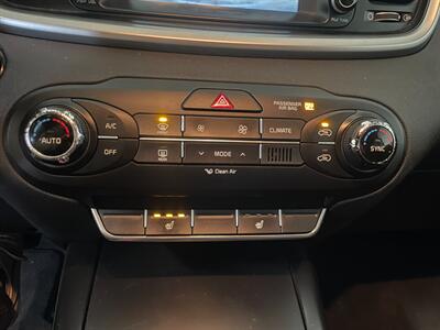 2017 Kia Sorento L   - Photo 15 - Saint Louis, MI 48880-9800