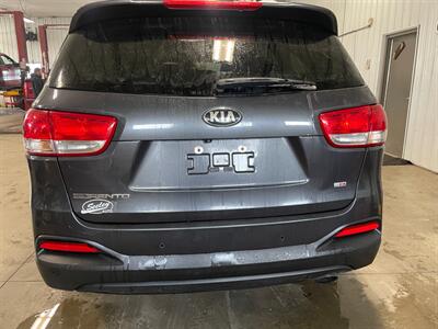 2017 Kia Sorento L   - Photo 7 - Saint Louis, MI 48880-9800