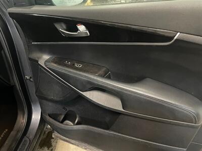 2017 Kia Sorento L   - Photo 24 - Saint Louis, MI 48880-9800