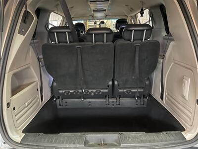 2010 Chrysler Town and Country Touring Plus   - Photo 21 - Saint Louis, MI 48880-9800