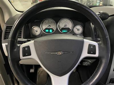 2010 Chrysler Town and Country Touring Plus   - Photo 9 - Saint Louis, MI 48880-9800