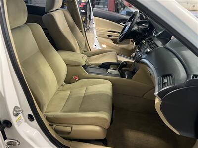 2012 Honda Accord LX   - Photo 17 - Saint Louis, MI 48880-9800