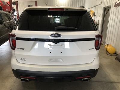 2017 Ford Explorer Sport   - Photo 28 - Saint Louis, MI 48880-9800
