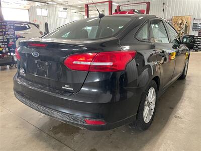 2015 Ford Focus SE   - Photo 6 - Saint Louis, MI 48880-9800