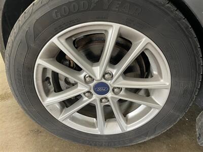 2015 Ford Focus SE   - Photo 21 - Saint Louis, MI 48880-9800