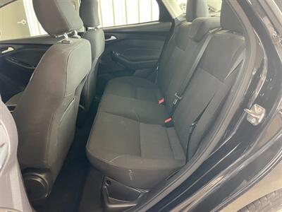2015 Ford Focus SE   - Photo 15 - Saint Louis, MI 48880-9800
