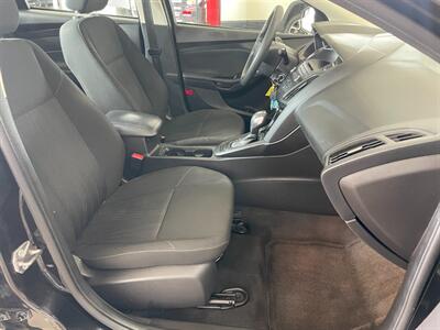 2015 Ford Focus SE   - Photo 16 - Saint Louis, MI 48880-9800