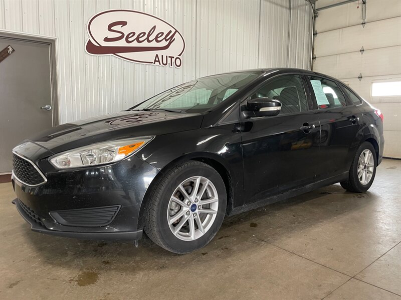 2015 Ford Focus SE   - Photo 1 - Saint Louis, MI 48880-9800