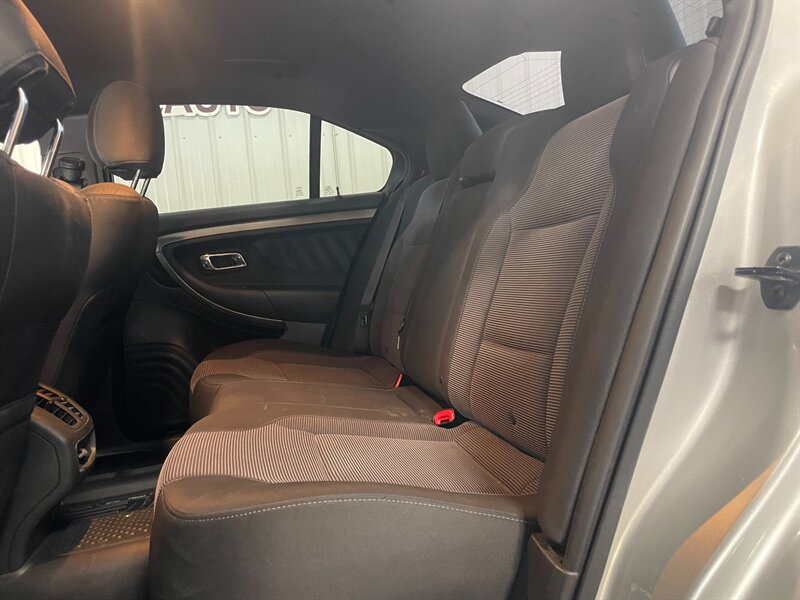 2017 Ford Taurus SEL - Photo 15 - Saint Louis, MI 48880-9800