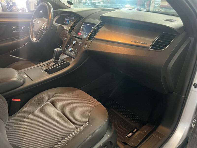 2017 Ford Taurus SEL - Photo 18 - Saint Louis, MI 48880-9800