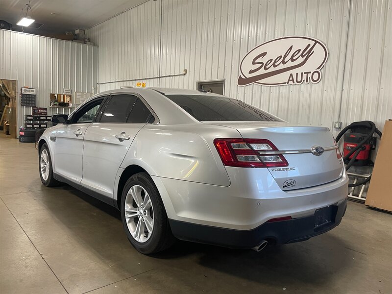 2017 Ford Taurus SEL - Photo 3 - Saint Louis, MI 48880-9800
