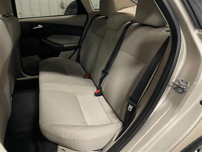 2018 Ford Focus SE - Photo 16 - Saint Louis, MI 48880-9800