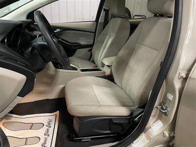 2018 Ford Focus SE - Photo 15 - Saint Louis, MI 48880-9800
