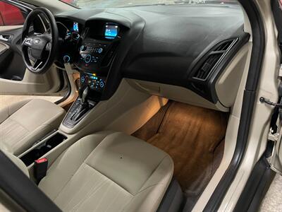 2018 Ford Focus SE - Photo 19 - Saint Louis, MI 48880-9800