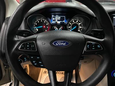 2018 Ford Focus SE - Photo 8 - Saint Louis, MI 48880-9800